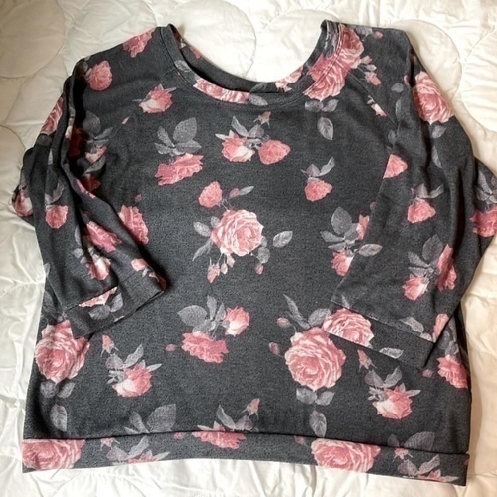 Almost Famous Rose Sweatshirt L